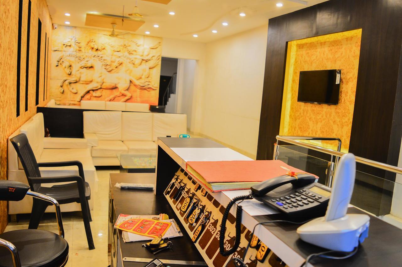 Hotel City Palace Ujjain Esterno foto